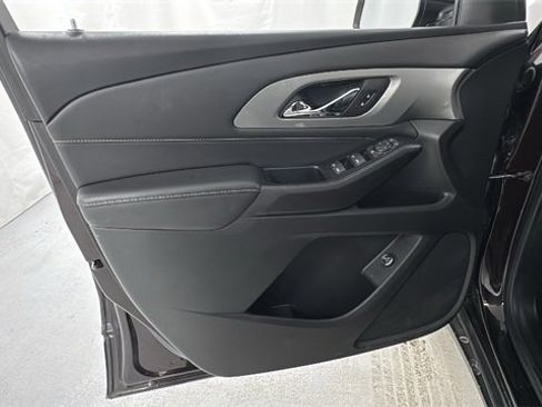 Used 2023 Chevrolet Traverse LT image 20