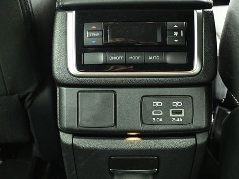Used 2024 Subaru Ascent Premium w/ Convenience Package image 22