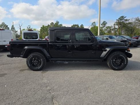 New 2026 Jeep Gladiator Willys AWD/4WD image 3
