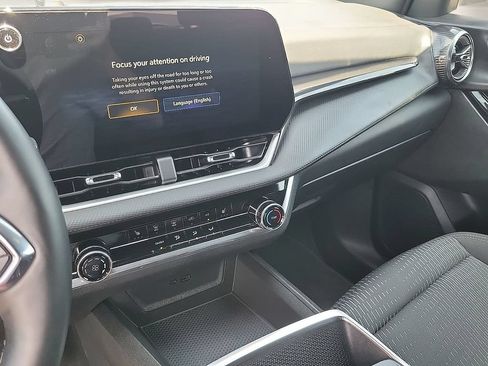 Used 2025 Chevrolet Equinox LT FWD image 20