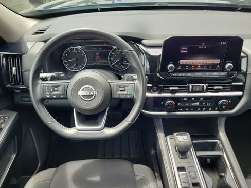 Certified 2025 Nissan Pathfinder SV FWD image 16
