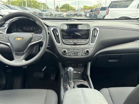 Used 2020 Chevrolet Malibu LT FWD image 19