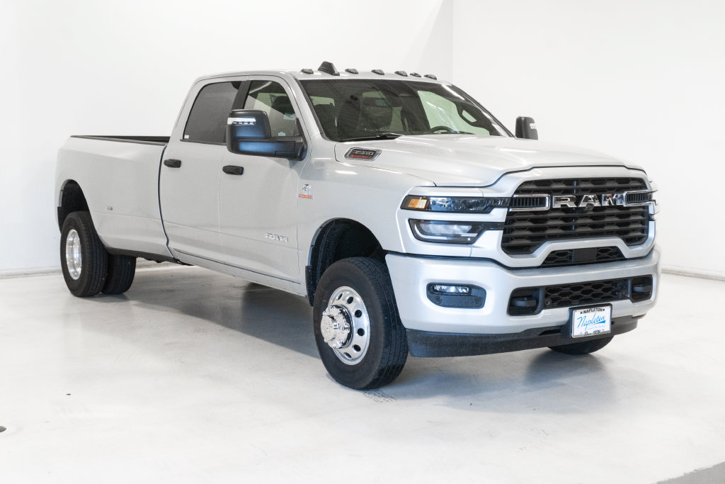New 2027 RAM 3500 Big Horn AWD/4WD image 6