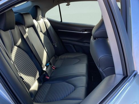 Used 2020 Toyota Camry SE FWD image 22