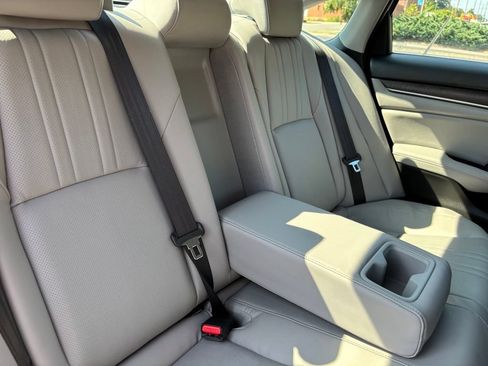Used 2018 Honda Accord Touring image 29