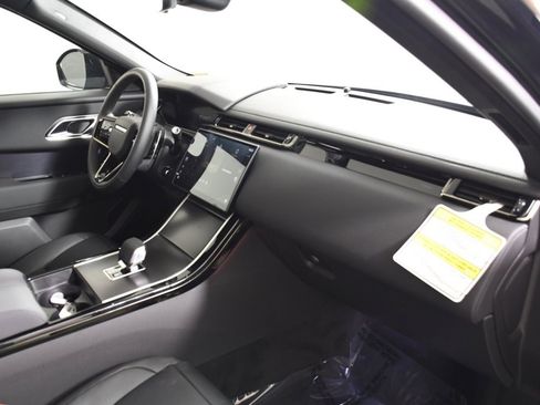 New 2026 Land Rover Range Rover Velar Dynamic SE image 19