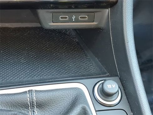 Certified 2023 Volkswagen Jetta SE w/ Panoramic Sunroof Package image 23