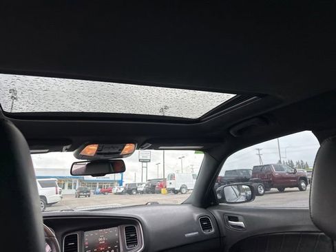 Used 2018 Dodge Charger R/T RWD image 6