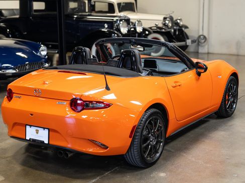 Used 2019 MAZDA MX-5 Miata 30th Anniversary image 11