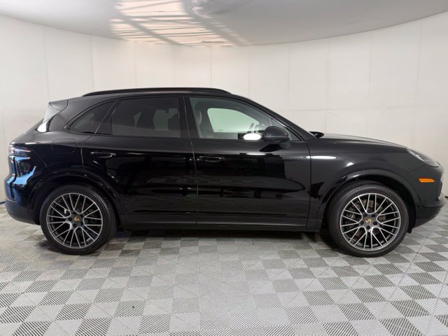 Used 2023 Porsche Cayenne AWD/4WD image 9