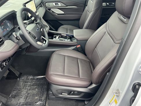 New 2026 Ford Explorer Platinum image 19