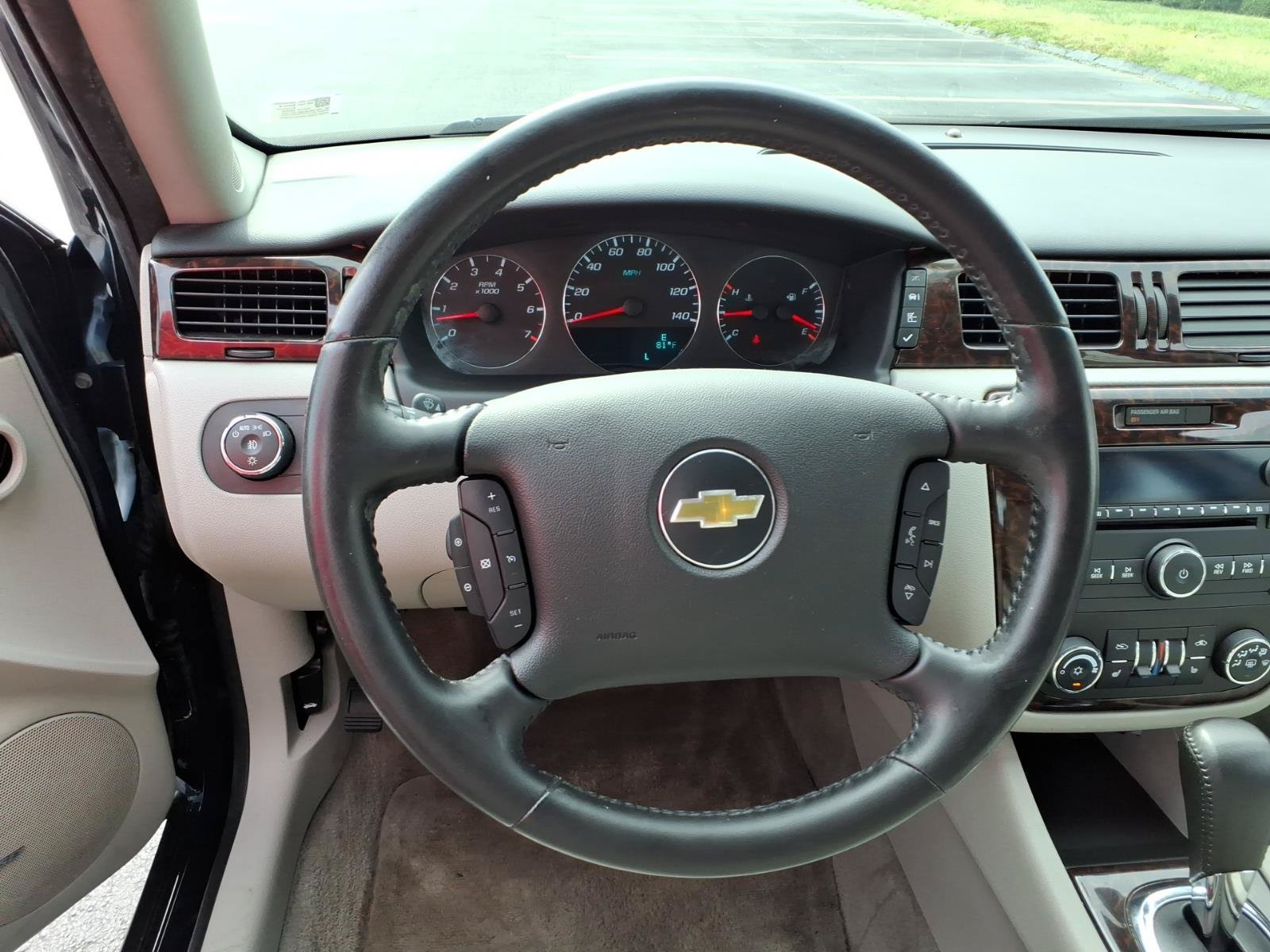 Used 2012 Chevrolet Impala LTZ FWD image 7