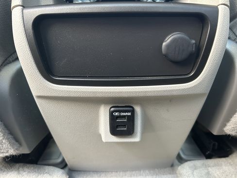 Used 2015 GMC Acadia SLE AWD/4WD image 21