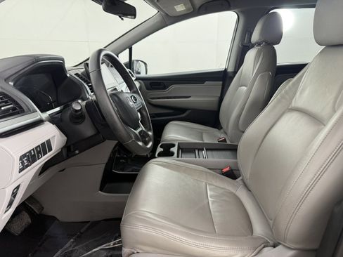 Used 2019 Honda Odyssey EX image 16