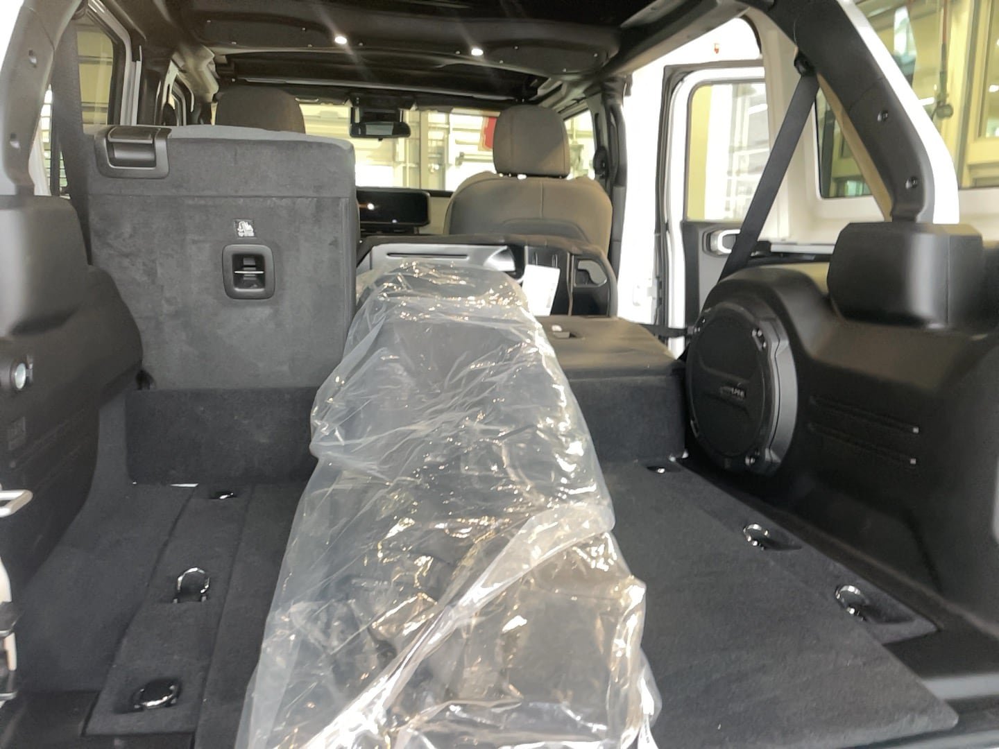 Used 2024 Jeep Wrangler Unlimited AWD/4WD image 7