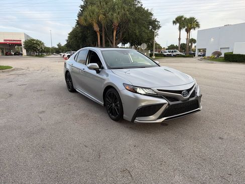 Used 2024 Toyota Camry XSE w/ Navigation Package FWD image 5