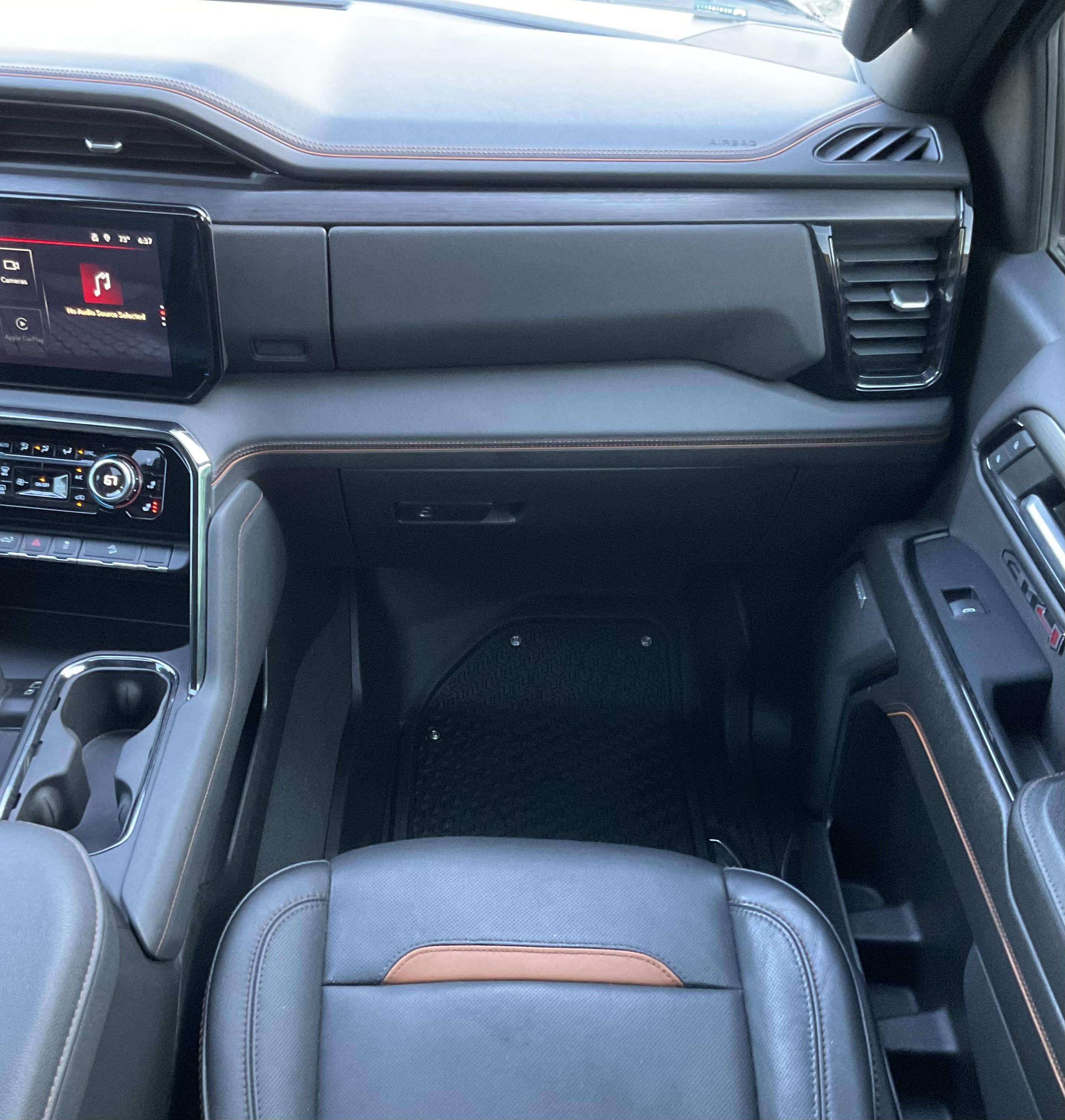 Used 2023 GMC Sierra 1500 AT4 w/ Technology Package AWD/4WD image 23
