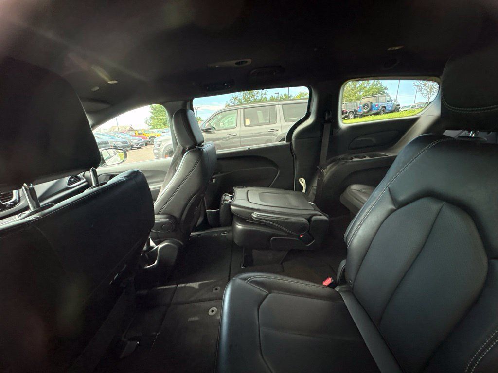 Used 2026 Chrysler Pacifica Select FWD image 6