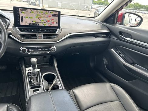 Used 2024 Nissan Altima 2.5 SL FWD image 19