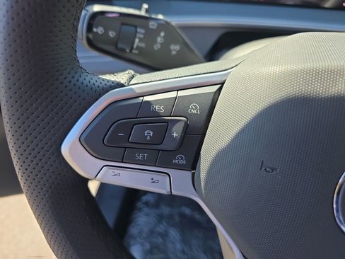 New 2026 Volkswagen Tiguan SE R-Line image 21