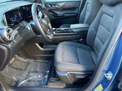 Used 2025 Chevrolet Equinox LT image 23