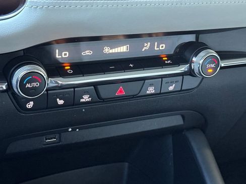 Used 2021 MAZDA MAZDA3 Premium Plus image 16