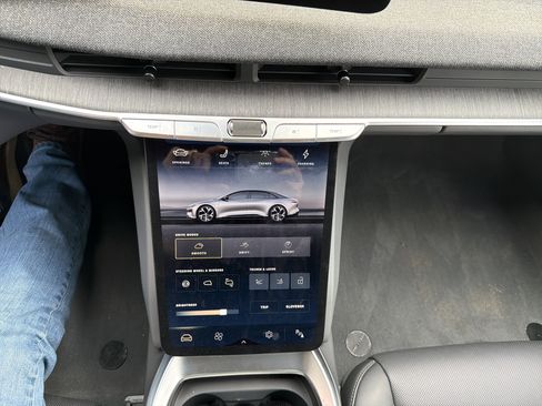 Used 2023 Lucid Air Pure image 17