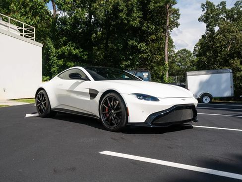 Used 2019 Aston Martin V8 Vantage Coupe RWD image 15