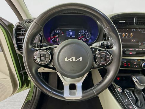 Used 2022 Kia Soul EX FWD image 11