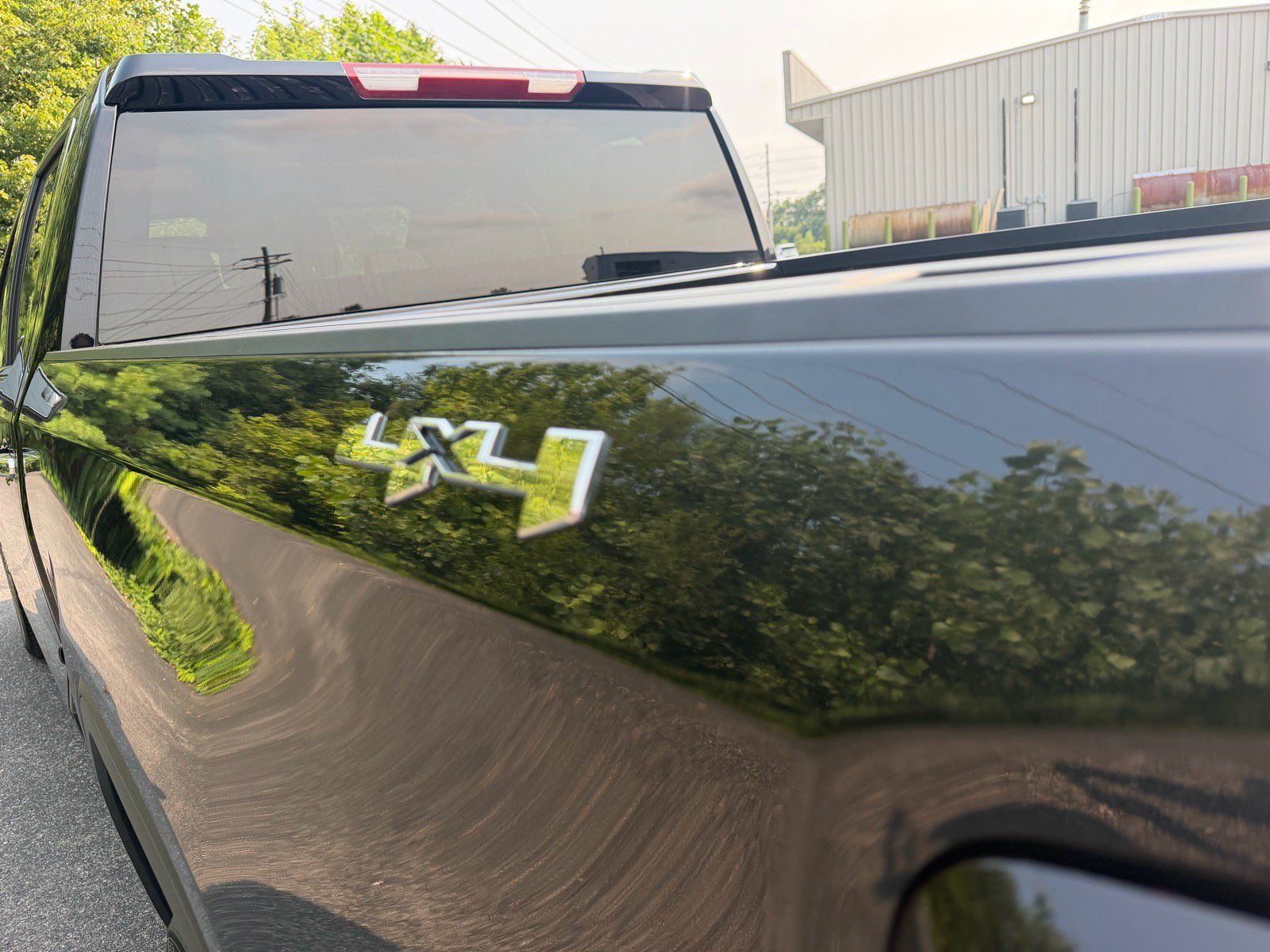 Used 2025 GMC Sierra 1500 SLT AWD/4WD image 15