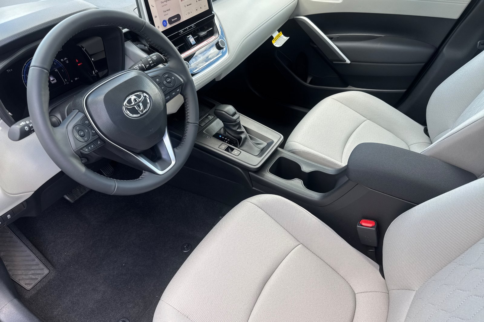 New 2026 Toyota Corolla Cross LE w/ Moonroof Package FWD image 12