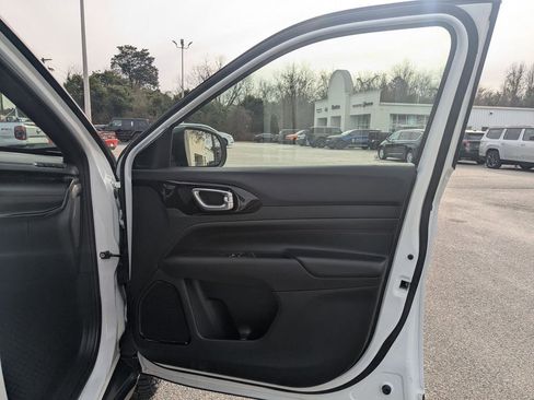 Used 2024 Jeep Compass Trailhawk image 31