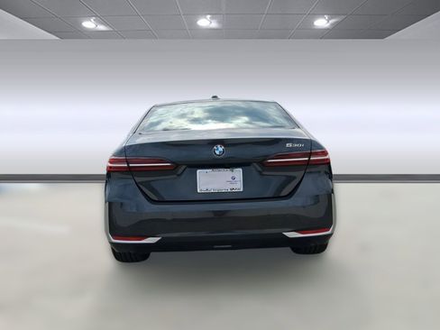 Used 2025 BMW 530i image 8