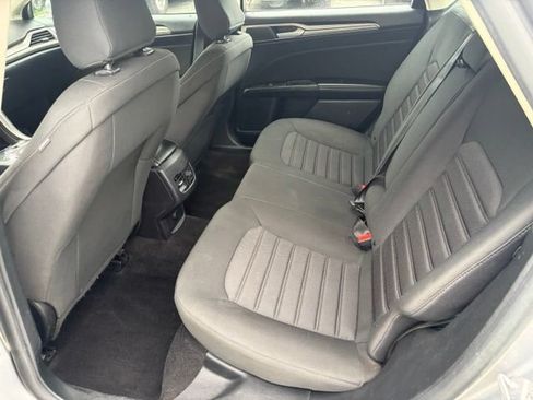 Used 2020 Ford Fusion SE FWD image 27