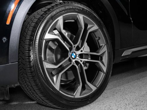 Used 2022 BMW X6 xDrive40i w/ Parking Assistance Package AWD/4WD image 29