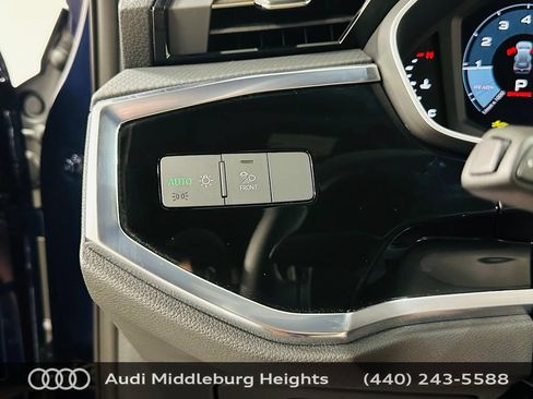 Certified 2025 Audi Q3 2.0T Premium Plus w/ Premium Plus Package AWD/4WD image 17