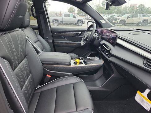 New 2026 Buick Enclave Avenir w/ Super Cruise Package image 7