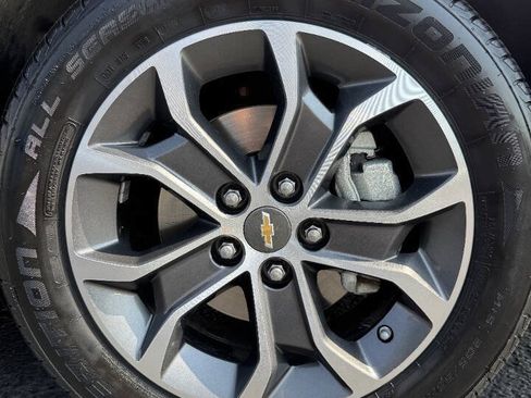 Used 2017 Chevrolet Sonic LT w/ Convenience Package FWD image 10