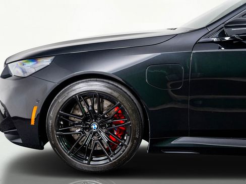Used 2025 BMW M5 w/ Executive Package image 9