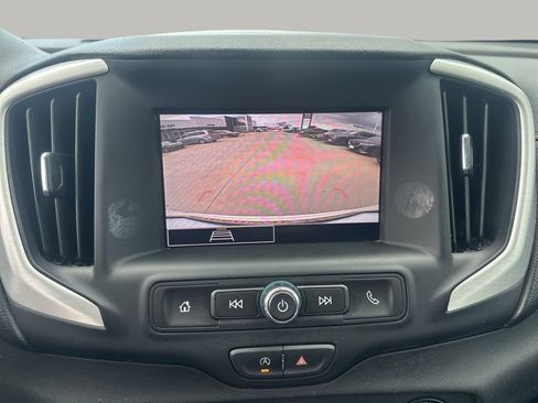 Used 2024 GMC Terrain SLE FWD image 17