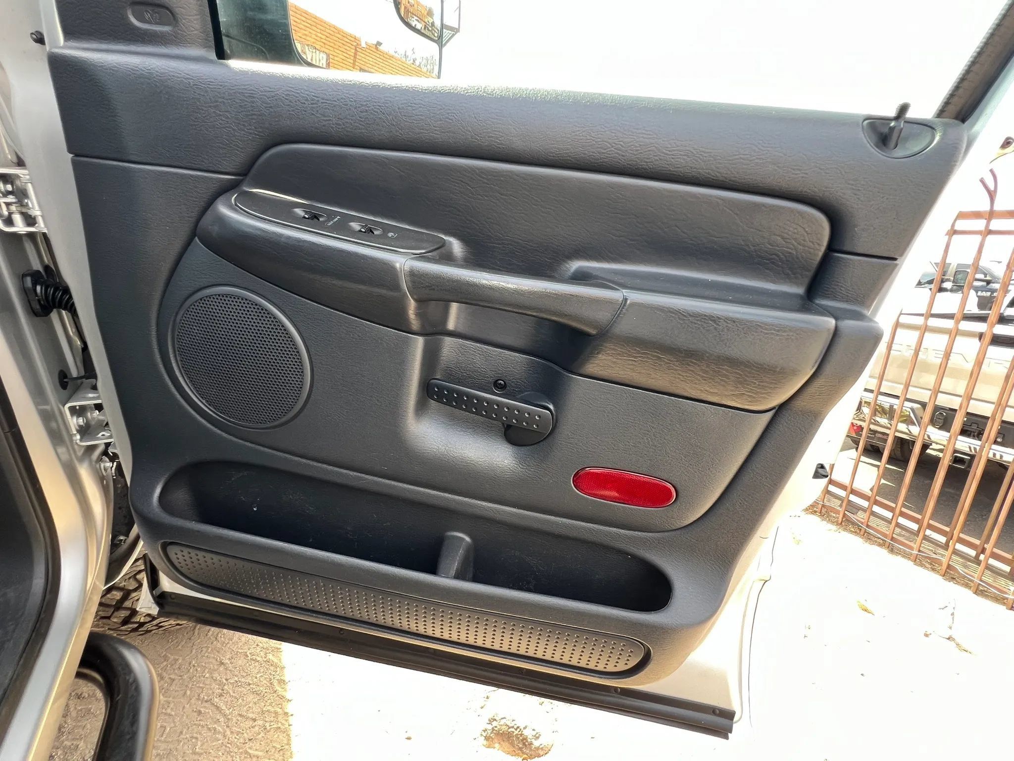 Used 2005 Dodge Ram 2500 Truck SLT AWD/4WD image 21