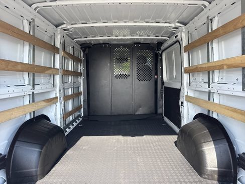 Used 2025 RAM ProMaster 2500 w/ U-Haul Equipment Group FWD image 27