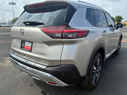 Certified 2023 Nissan Rogue Platinum w/ Platinum Premium Package FWD image 6