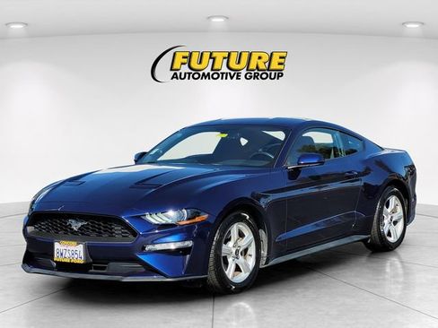 Used 2019 Ford Mustang Coupe RWD image 3