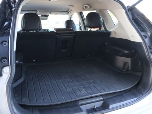Used 2018 Nissan Rogue SL FWD image 17