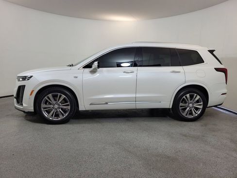 Used 2023 Cadillac XT6 Premium Luxury w/ Technology Package FWD image 4
