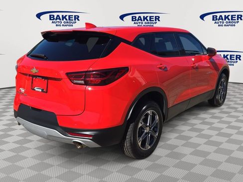 Used 2025 Chevrolet Blazer LT AWD/4WD image 3