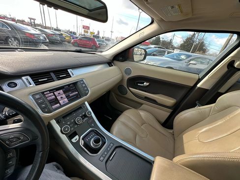 Used 2013 Land Rover Range Rover Evoque Pure Plus w/ Pure Plus Pkg image 44