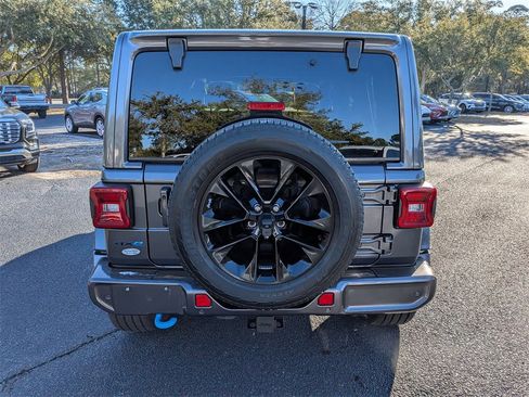 Used 2021 Jeep Wrangler Unlimited Sahara image 5