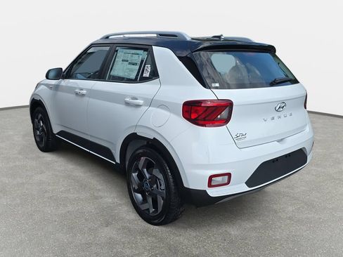 New 2026 Hyundai Venue SEL FWD image 7
